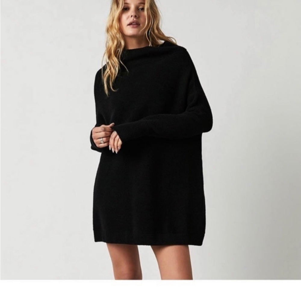 Free People ottoman slouchy tunic size M in black. NWT